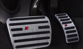 奥迪A6脚踏板怎么拆 奥迪A6脚踏板怎么拆