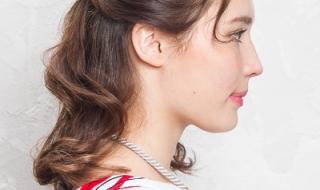 中卷发怎么扎好看 中卷发怎么扎好看